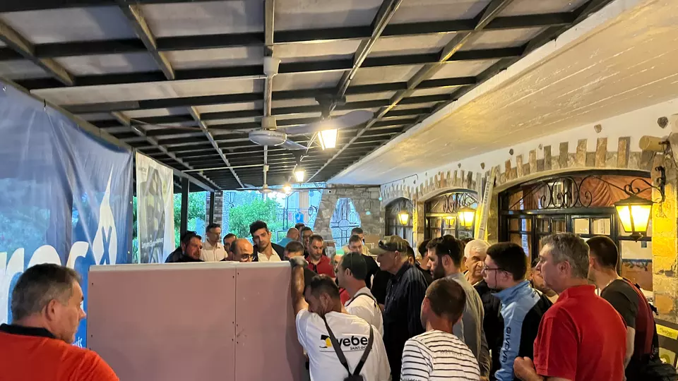 Επίδειξη προϊόντων σε εφαρμοστές στη Μυτιλήνη